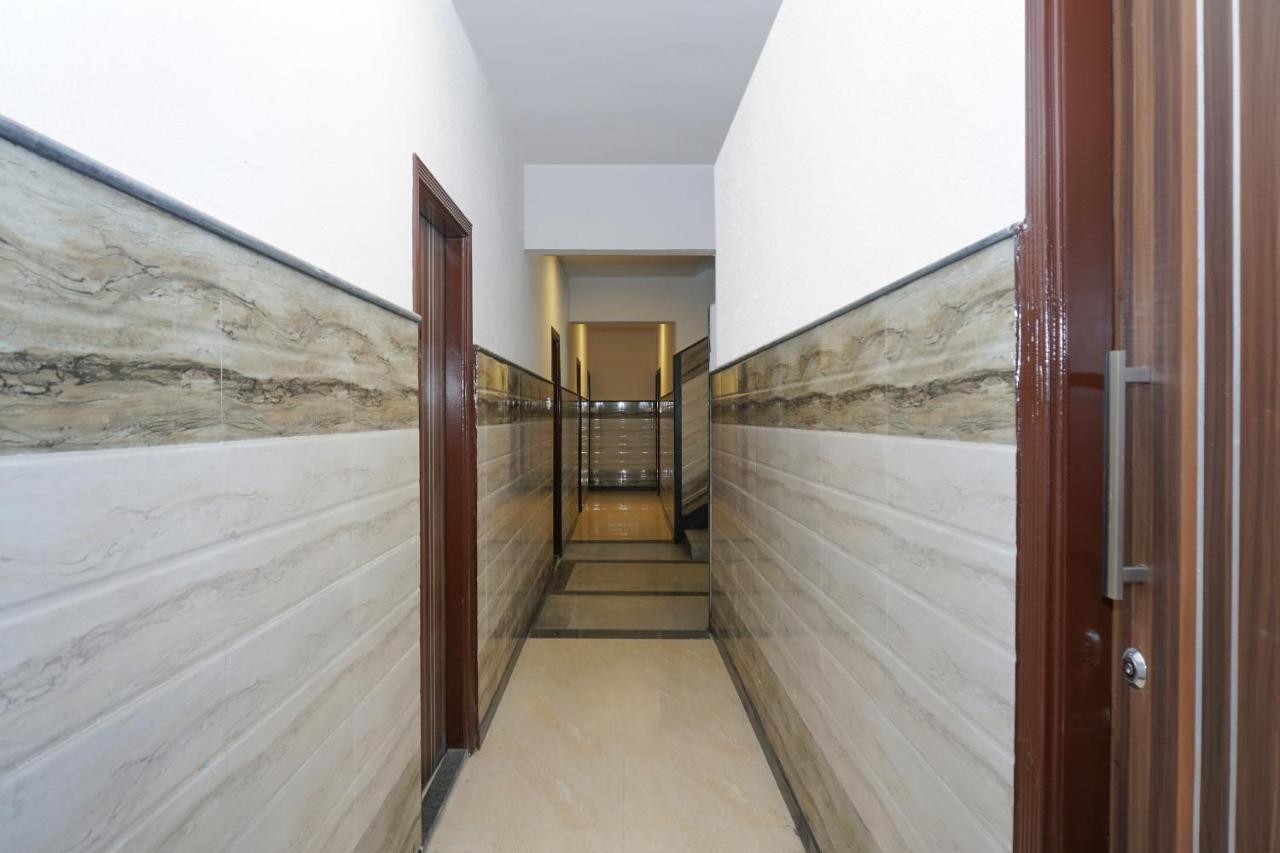 Oyo 80678 Shreenath Residency Nueva Delhi Exterior foto