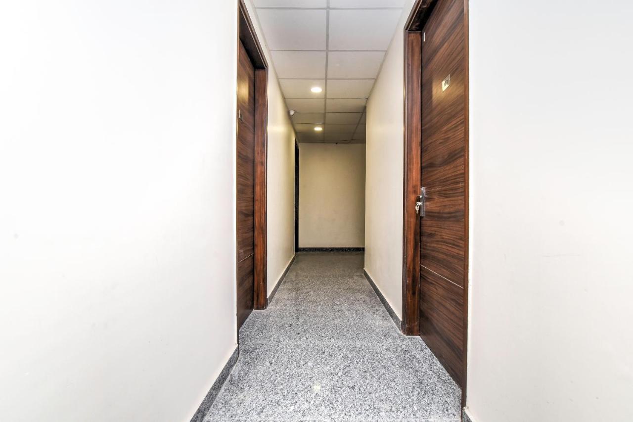 Oyo 80678 Shreenath Residency Nueva Delhi Exterior foto